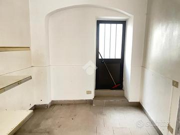 NEGOZIO A BORGONE SUSA