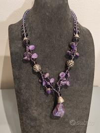 collana con ametista e perle in vetro 