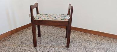 Sgabello  Vintage imbottito da Toeletta in Legno