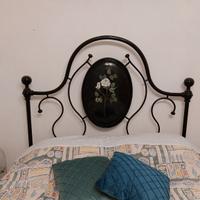 Testata letto con rosone dipinto a mano