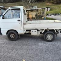 Autocarro Piaggio S85LP - DAIHATSUCB42