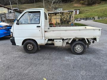 Autocarro Piaggio S85LP - DAIHATSUCB42