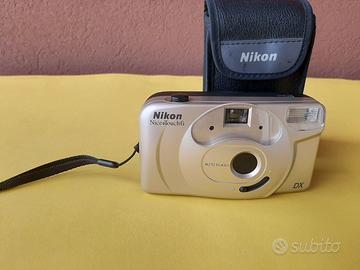 Macchine fotografiche analogiche Nikon e Pentax