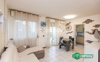 TRILOCALE CON BOX E CANTINA