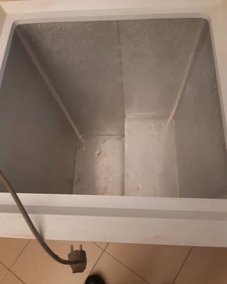 CONGELATORE   MARCA  Haier