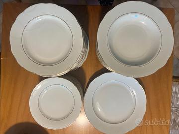 Servizio piatti bianchi con bordo oro - Arredamento e Casalinghi In vendita  a Venezia