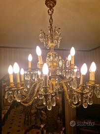 Lampadario classico con pendenti 