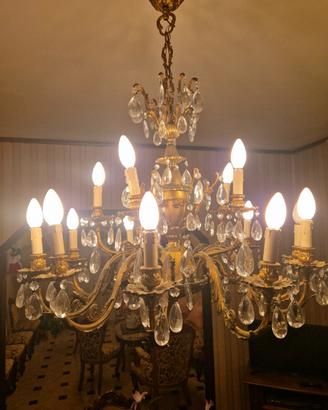 Lampadario classico con pendenti 