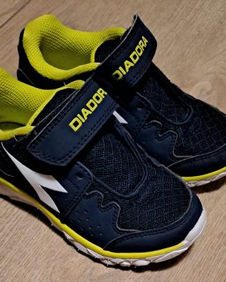 scarpine  Diadora tg 28 