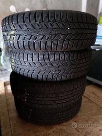 Set di gomme invernali 