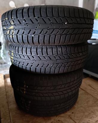 Set di gomme invernali 
