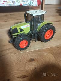 Trattore giocattolo