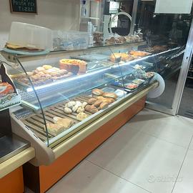 Bancone pane più scaffalatura