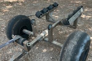 Carrello moto d'acqua alaggio e varo