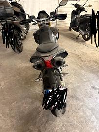 Aprilia dorso duro 750