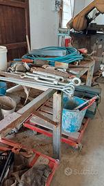 Banco da lavoro in acciaio.