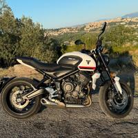 Triumph trident 660