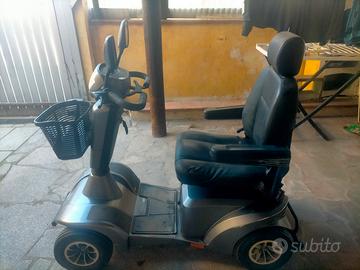 Quadriciclo elettrico 