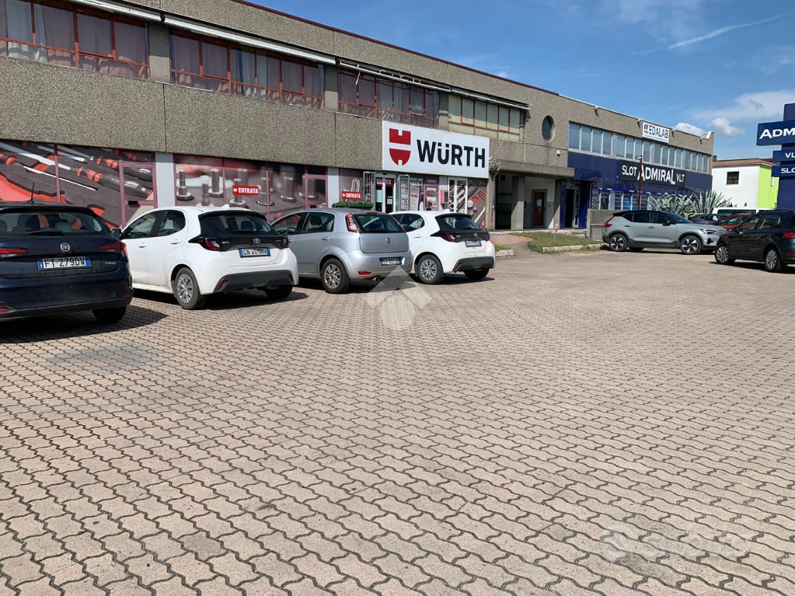 NEGOZIO A SAN GIOVANNI LUPATOTO - Altro