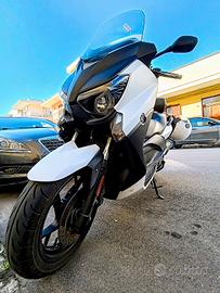 XMAX 125