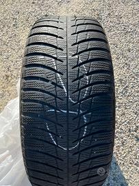 Bridgestone 215/55/17 invernali