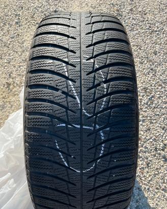 Bridgestone 215/55/17 invernali