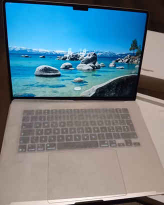 Apple macbook air 13 M5