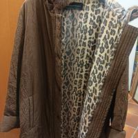 cappotto con cappuccio di pelliccia
