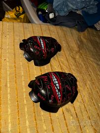 2 saponette/ginocchiere per tuta moto in magnesio