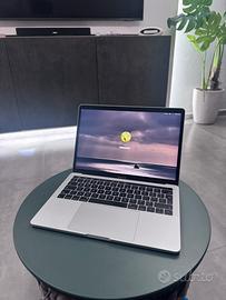Macbook pro 13” TOUCHBAR 8/256gb x GAMING DJ