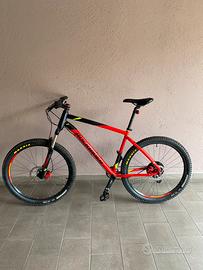 Bicicletta MTB ROCKRIDER ST 900 ROSSO-NERO