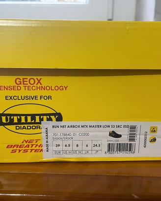 Scarpe antinfortunistiche Diadora.