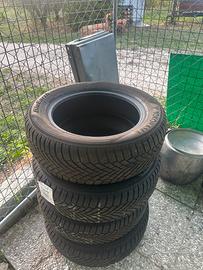 Pneumatici Yokohama BluEarthWinter V906 215/60R17