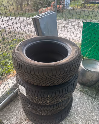 Pneumatici Yokohama BluEarthWinter V906 215/60R17