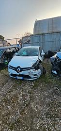 renault clio IV incidentata