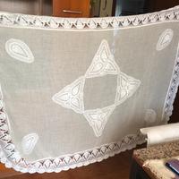 Copri tavolo con bordi a umcineyto