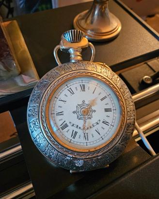 Orologio vintage da tavolo con numeri romani