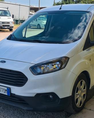 Ford courier anno 12/2022 km 78965 unico proprieta
