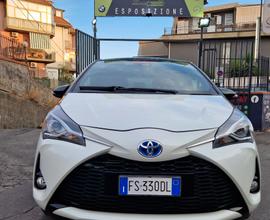 yaRIS 1.5 hybrid 5 Porte trend "Red edition"