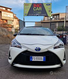 yaRIS 1.5 hybrid 5 Porte trend "Red edition"