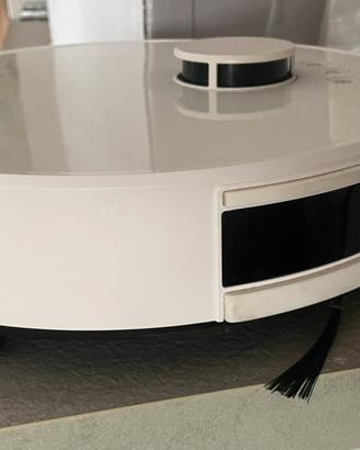 Robot aspirapolvere lavapavimenti