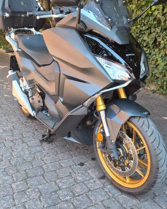 Honda Forza 750 Black Special Edition 