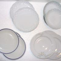 Piatti bicchieri pentole piccoli elettrodomestici