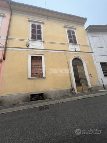 PALAZZINA RESIDENZIALE IN CENTRO STORICO DI QUATTR