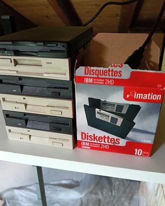 lettori floppy PC   1 USB  e 30 floppy disk 