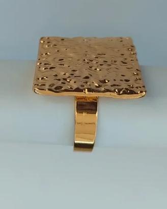Anello design geometrico