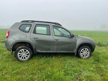 Duster 4x4 1.5 dci 110 cv con rimorchio 