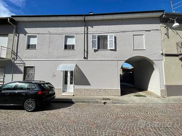 Casa indipendente di 205 m² con 5 locali e box aut