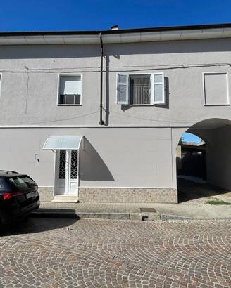 Casa indipendente di 205 m² con 5 locali e box aut