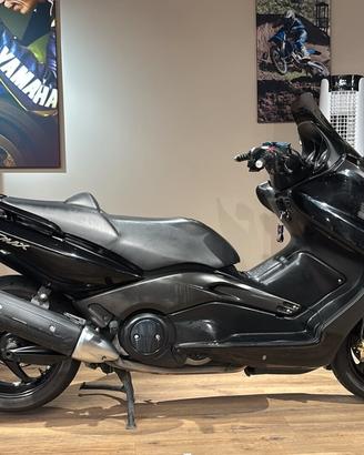 Yamaha T Max Tech Black